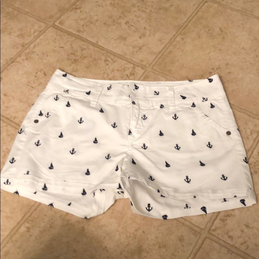 Wall flower shorts